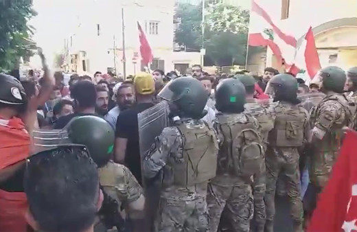 Türkiye'ye yapılan terbiyesizliğe Lübnan halkı cevap verdi