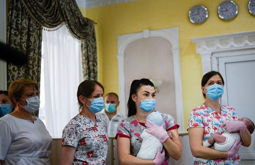 Taşıyıcı anne skandalı! 46 bebek otelde aileleri yurtdışında kaldı