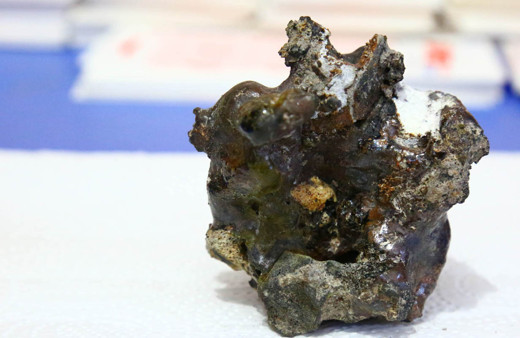 Artvin'de kız çocuğu buldu 'Talih kuşu kondu' diye yaşanan gök taşı sevinci