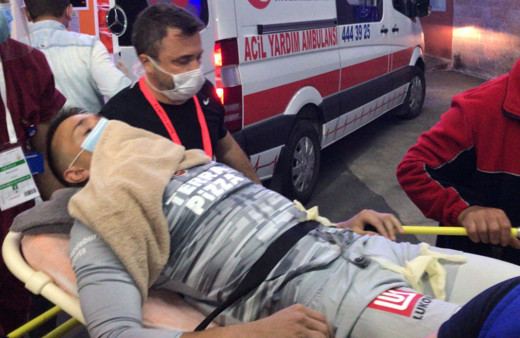 Galatasaray'da Muslera'nın sağ ayak tibia ve fibula kemiklerinde kırık tespit edildi