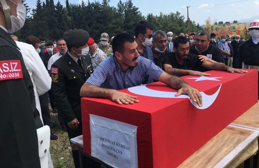 Kalp krizi geçiren uzman çavuş Ercüment Kurt son yolculuğuna uğurlandı