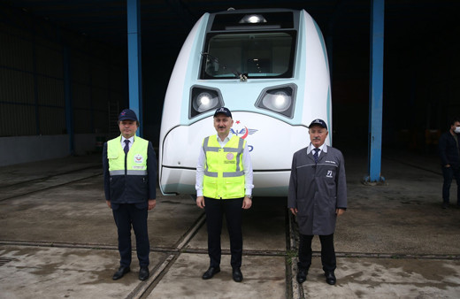 Ulaştırma Bakanı Adil Karaismailoğlu yerli ve milli elektrikli trenle ilgili müjdeyi verdi