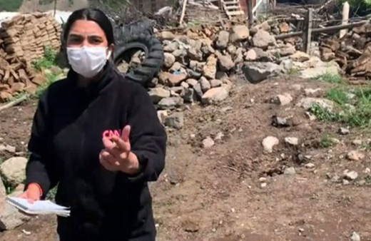 CNN Türk muhabiri Bingöl'deki depreme canlı yayında yakalandı! İşte panik anları