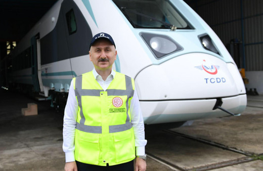 Ulaştırma Bakanı Adil Karaismailoğlu milli elektrikli tren testi için tarih verdi
