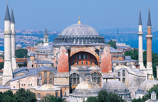 Yunan ekibi Larissa, "Ayasofya'yı kurtarın" yazılı formayla sahaya çıkacak