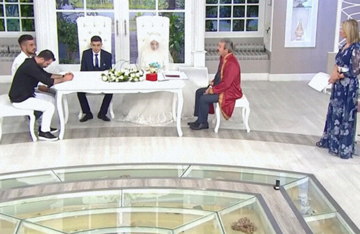 Ezgi ile Hüseyin evlendi işte Esra Erol'daki nikahları