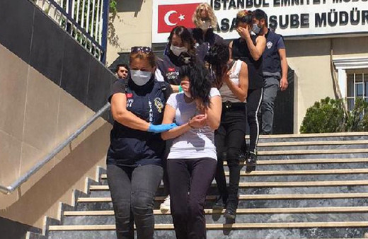 İstanbul'da evlerden altın çalan biri hamile 3 kadın kameralara yakalandı