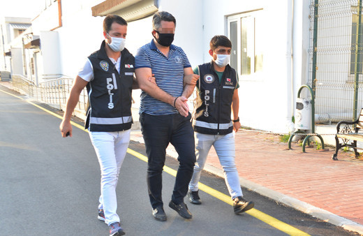 Adana'da FETÖ operasyonu: 5 gözaltı