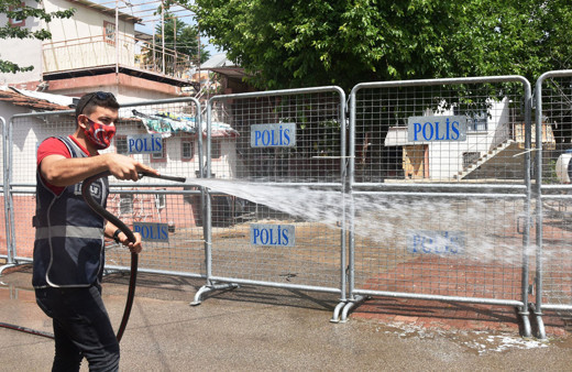 Antalya'da bir sokak karantina altına alındı