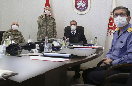 Hulusi Akar'dan komutanlara: Destanlar yazacağınıza inanıyoruz