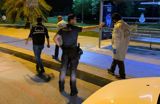 İstanbul Kartal'da kavgayı ayırmak isteyen gece bekçisi yaralandı