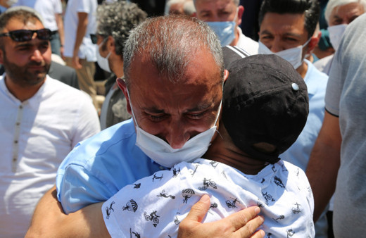 Alkışlarla uğurlanan Tunceli Valisi Tuncay Sonel gözyaşlarını tutamadı