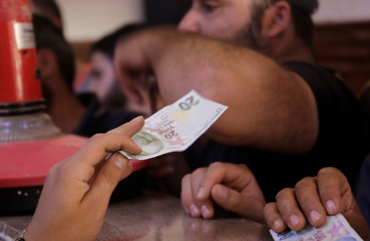 İdlib'de Türk Lirası kullanıma girdi