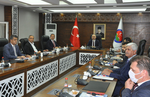 Bakan Karaismailoğlu Şırnak'ta STK temsilcileri ile bir araya geldi