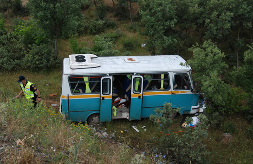 Çanakkale'deki kazada yürekler ağza geldi 13 kişi yaralandı