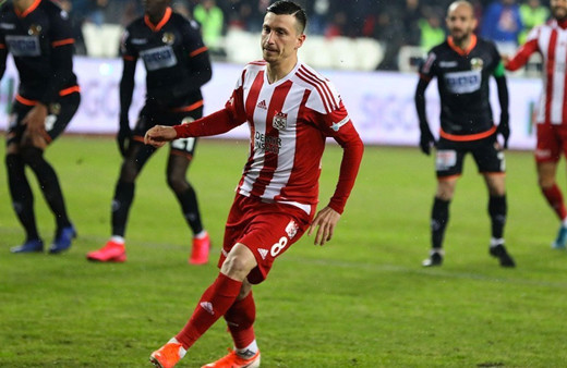 Fenerbahçe Mert Hakan Yandaş ile anlaştı