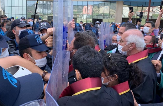 Ankara'da baro başkanların yürüşünde barikatlar kalktı! Şartlı izin çıktı