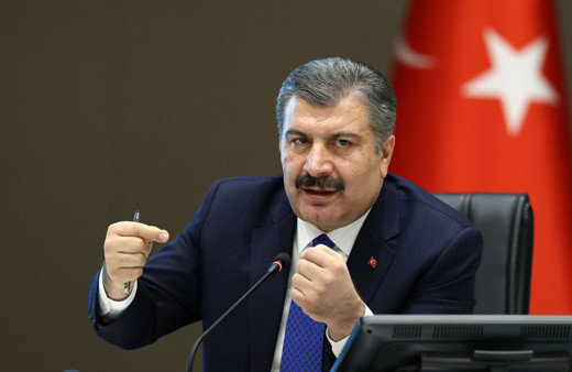 Sağlık Bakanı Koca, "Türkiye'de ikinci dalga mı yaşanıyor?" sorusuna yanıt verdi