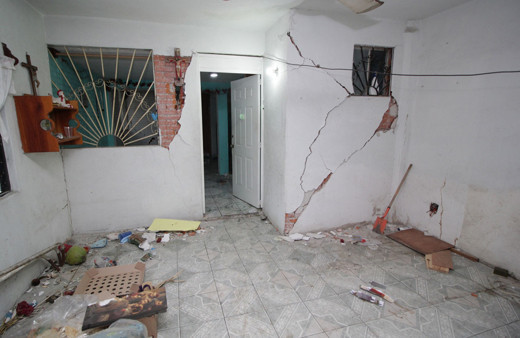 Meksika'da 7,5 büyüklüğünde deprem 140 artçı sarsıntı oldu