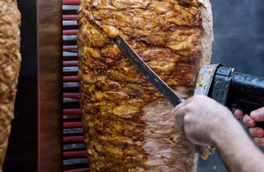 Almanya'da Türk dönercide koronavirüs şoku! 17 kişinin testi pozitif çıktı