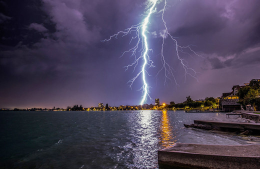 Hindistan'da yıldırım çarpması sonucu 23 kişi öldü 10 kişi yaralandı