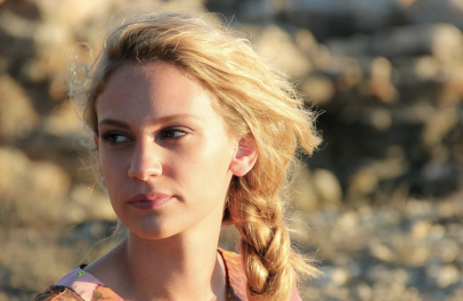 Farah Zeynep Abdullah kaç yaşında aslen nereli Reynmen ile yaş farkı kaç?