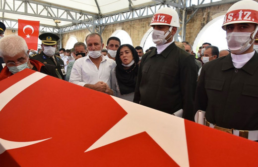 Şehit Piyade Teğmen Yunus Gül, son yolculuğuna uğurlandı törende göz yaşı seli