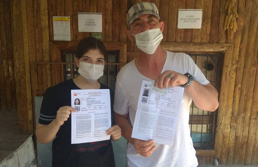 Bursa'da sınava giren iki gencin en yakın rakipleri babaları oldu