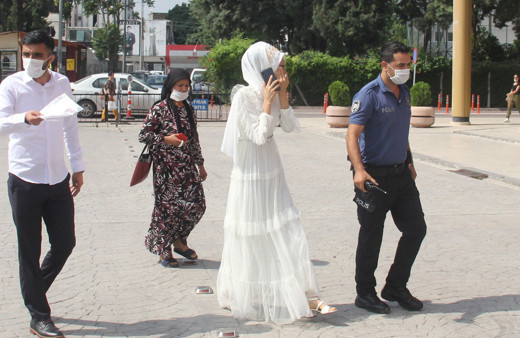 Adana'da bir kız zorla evlendirilmek istendi! Polis nikah salonunu bastı
