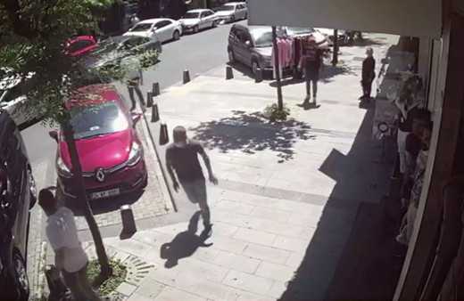 İstanbul Güngören'de sokak ortasında milyonluk kapkaça esnaf müdahalesi