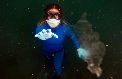 İstanbul Boğazı'na korona bulaştı! Eldiven maske ve dezenfektan çöplüğü oldu