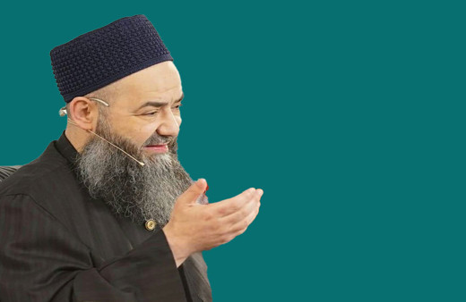 Cübbeli Ahmet Hoca'dan hakarete uğrayan Esra Albayrak'a "oh olsun" diyenlere cevap