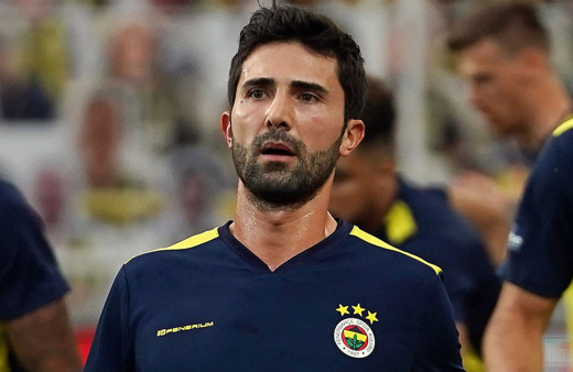 Medipol Başakşehir'de sol beke iki aday! Listede Fenerbahçeli isim var