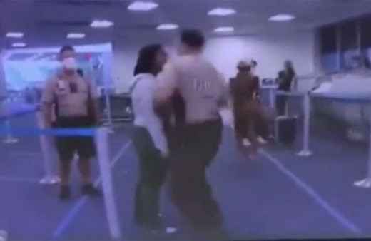 ABD’de polis siyahi kadına yumruk attı