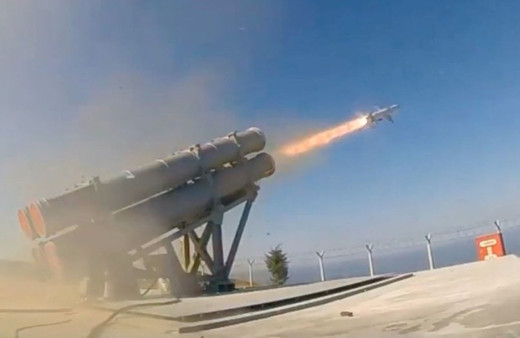 Türkiye'nin ilk deniz seyir füzesi 'Atmaca' hedefini başarıyla vurdu