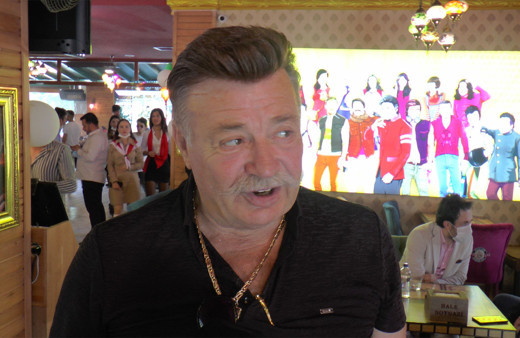 Ümraniye'de sosyal mesafeli Yeşilçam konseptli kafe açıldı