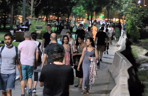 İstanbul'da maske ve sosyal mesafesiz hafta sonu! Moda ve Caddebostan...