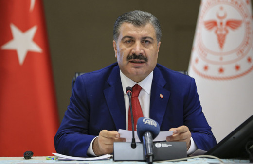 Sağlık Bakanı Fahrettin Koca koronavirüse yakalanan doktorun mesajını paylaştı