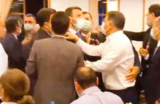 Meclis’te AK Parti ile CHP'liler arasında 'Führer' tartışması! Pet şişe ile sınır çizildi