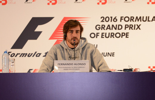 Şampiyon pilot Fernando Alonso Formula 1'e geri döndü
