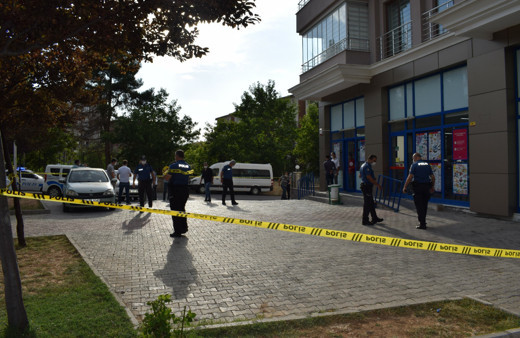 Malatya'da icraya giden memur silahla vuruldu