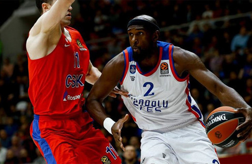 Anadolu Efes'de Chris Singleton'ın sözleşmesi uzatıldı