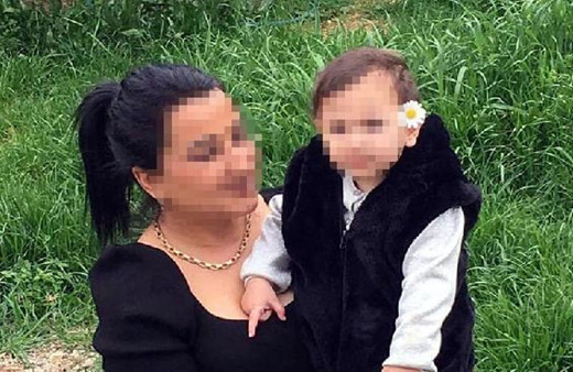 Taksi şoförü bebeği taksiye kusan kadından 400 TL istedi