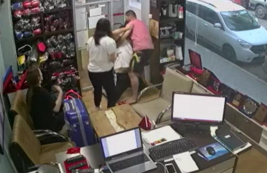 İstanbul Bağcılar'da milli antrenör salonuna sığınan kadına böyle sahip çıktı