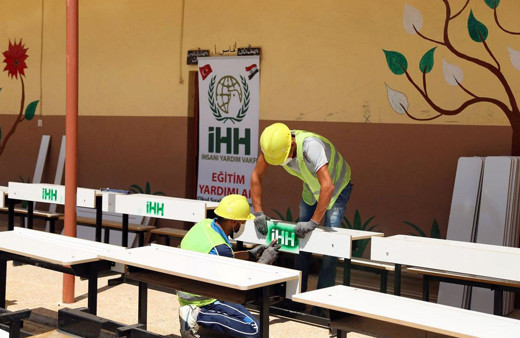 İHH İnsani Yardım Vakfı Musul’daki okulları onarıyor