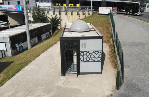 İBB Zincirlikuyu Metrobüs Mescidinin kapısına kilit vurdu