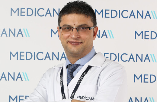 Dikkat! Saçlarınızı çok sık yıkıyorsanız kel kalabilirsiniz işte saç dökülmesinin nedenleri