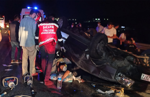 TEM'de feci kaza kontrolden çıkan araç takla attı