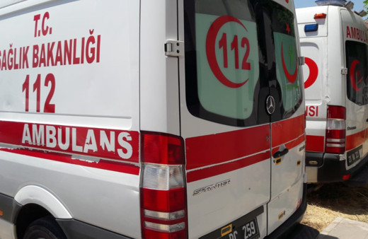 Diyarbakır'da doğum vakasına giden ambulansa silahlı saldırı
