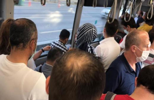 Metrobüslerde tıka basa yolculuk!